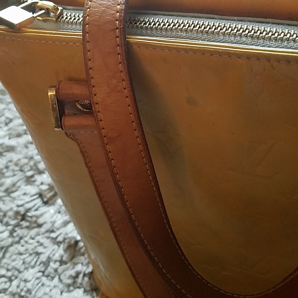 LV Vernis Houston Bag - Picture 2 of 8